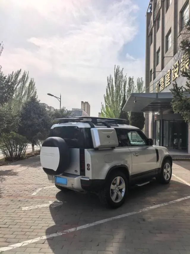 2021 Land Rover Defender 3.0T 400HP L6 8AT,autocango,china used car exporter,china ev exporter,chinese used car exporter,chinese used ev exporter