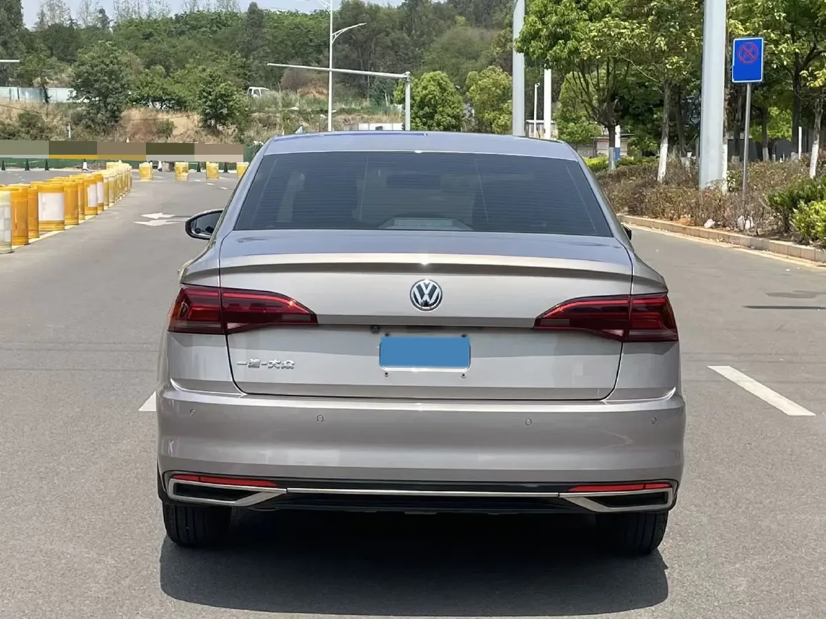 2019 MAXUS XinTu V80 2.5T 136HP L4 6MT,autocango,china used car exporter,china ev exporter,chinese used car exporter,chinese used ev exporter