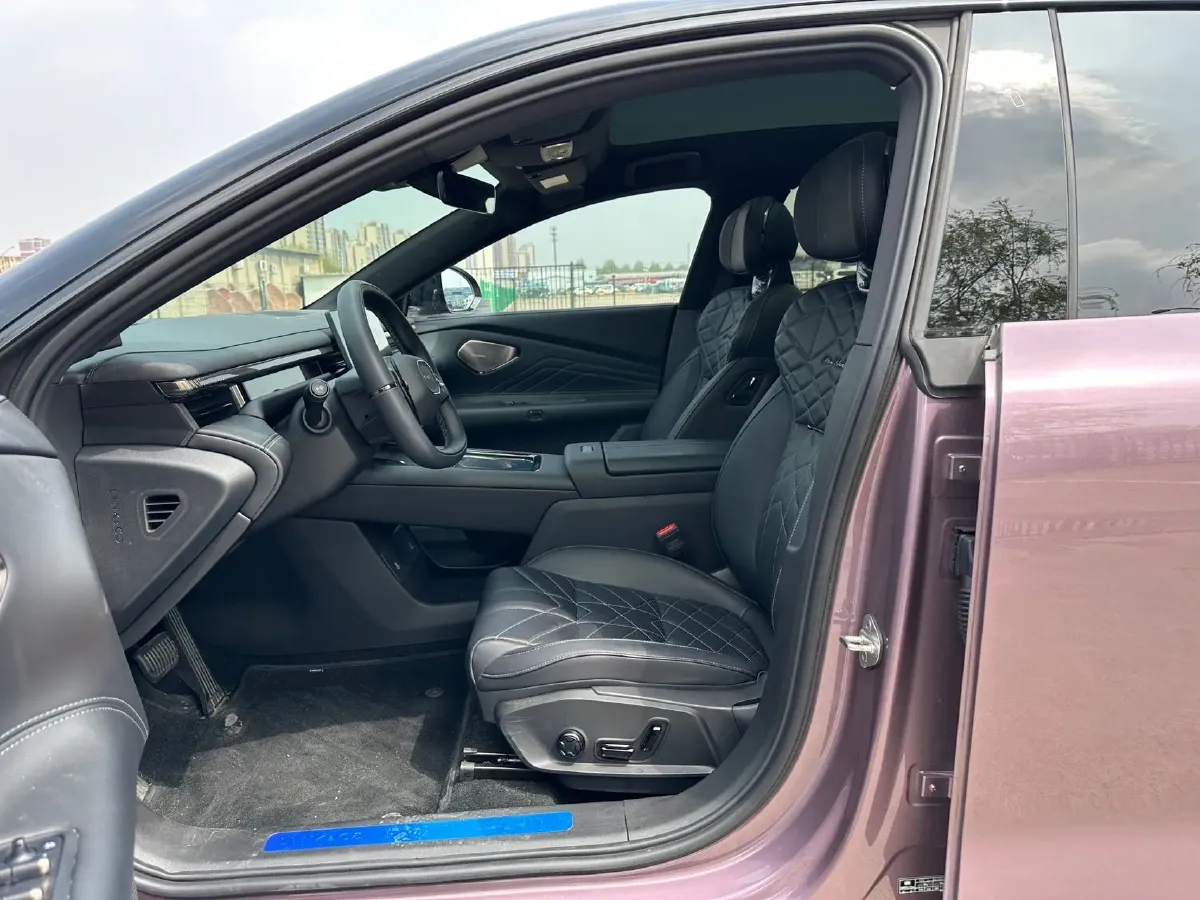 2025 LYNK&CO 10 EM-P 1.5T 163HP L4 3DHT PHEV,autocango,china used car exporter,china ev exporter,chinese used car exporter,chinese used ev exporter