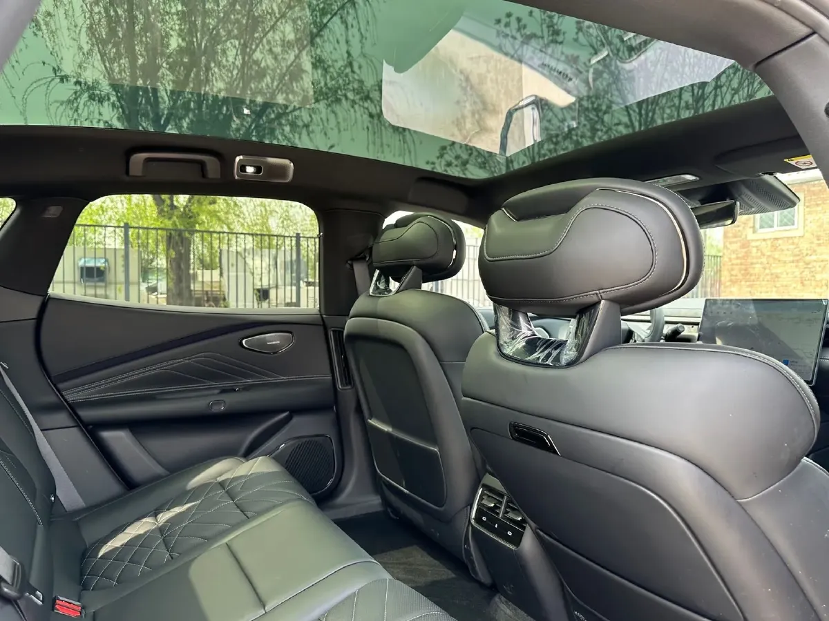 2025 LYNK&CO 10 EM-P 1.5T 163HP L4 3DHT PHEV,autocango,china used car exporter,china ev exporter,chinese used car exporter,chinese used ev exporter