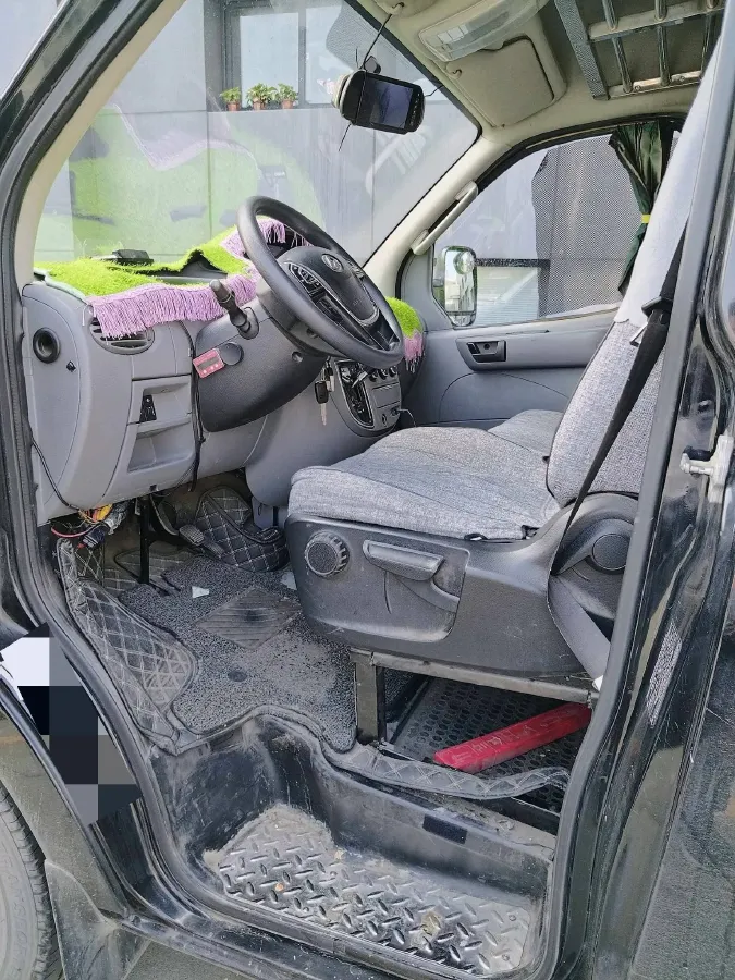 2019 MAXUS XinTu V80 2.5T 136HP L4 6MT,autocango,china used car exporter,china ev exporter,chinese used car exporter,chinese used ev exporter