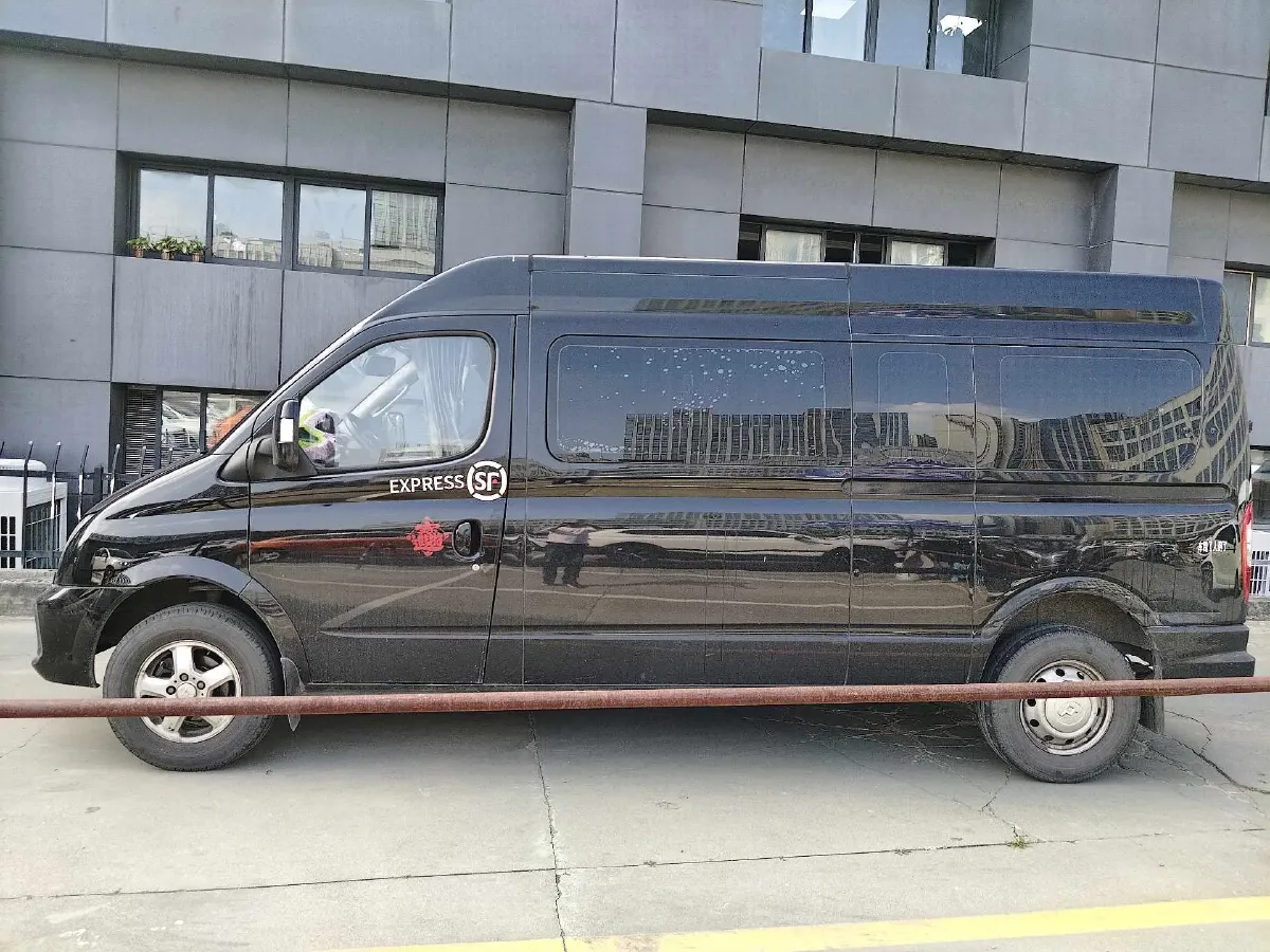 2019 MAXUS XinTu V80 2.5T 136HP L4 6MT,autocango,china used car exporter,china ev exporter,chinese used car exporter,chinese used ev exporter