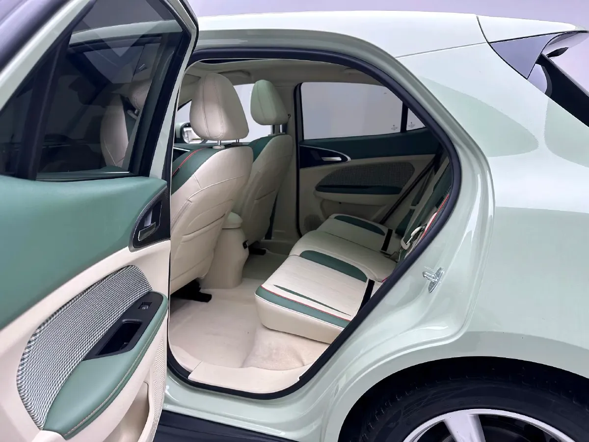 2022 ChangAn CS75 Plus 1.5T 178HP L4 6AT,autocango,china used car exporter,china ev exporter,chinese used car exporter,chinese used ev exporter