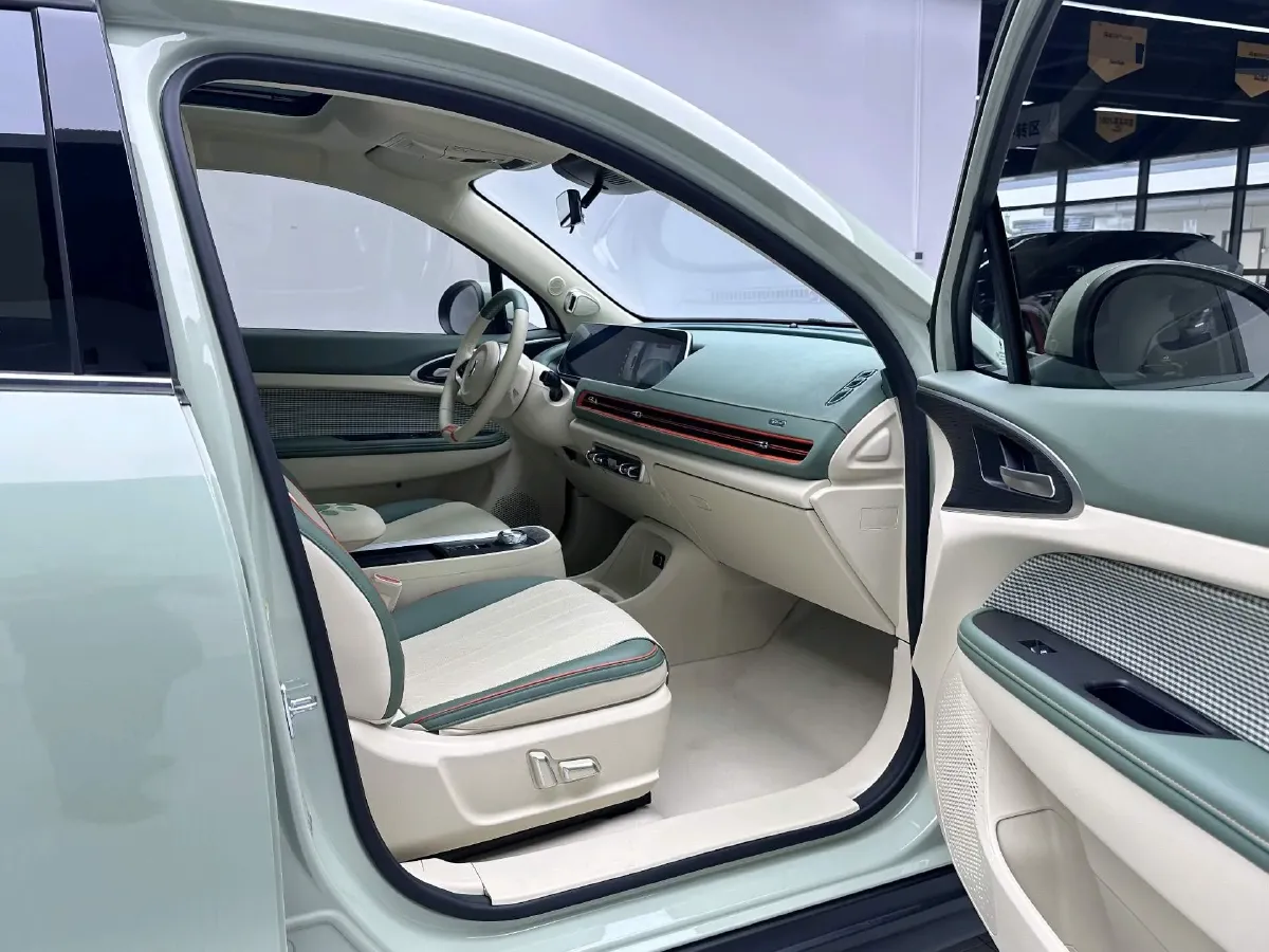 2022 ChangAn CS75 Plus 1.5T 178HP L4 6AT,autocango,china used car exporter,china ev exporter,chinese used car exporter,chinese used ev exporter