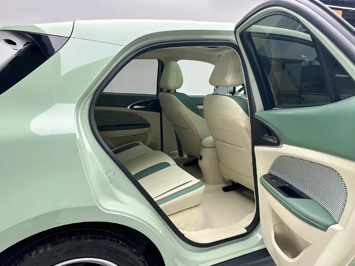 2022 ChangAn CS75 Plus 1.5T 178HP L4 6AT,autocango,china used car exporter,china ev exporter,chinese used car exporter,chinese used ev exporter