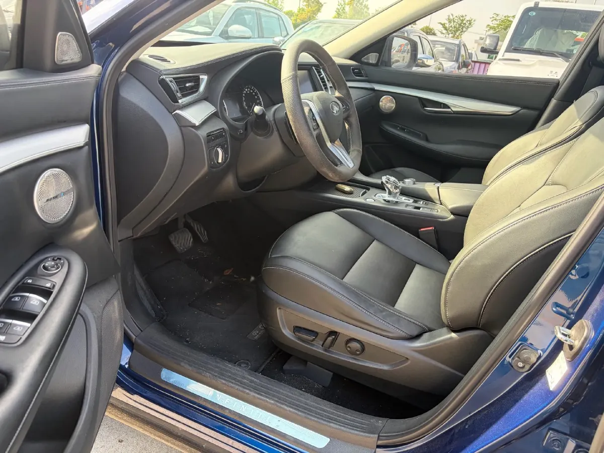 2020 Infiniti QX50 2.0T 245HP L4 CVT,autocango,china used car exporter,china ev exporter,chinese used car exporter,chinese used ev exporter