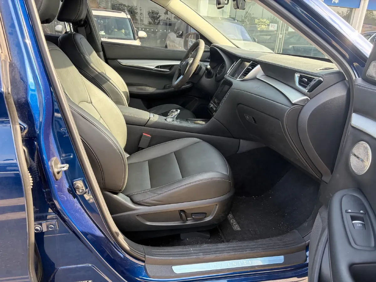 2020 Infiniti QX50 2.0T 245HP L4 CVT,autocango,china used car exporter,china ev exporter,chinese used car exporter,chinese used ev exporter