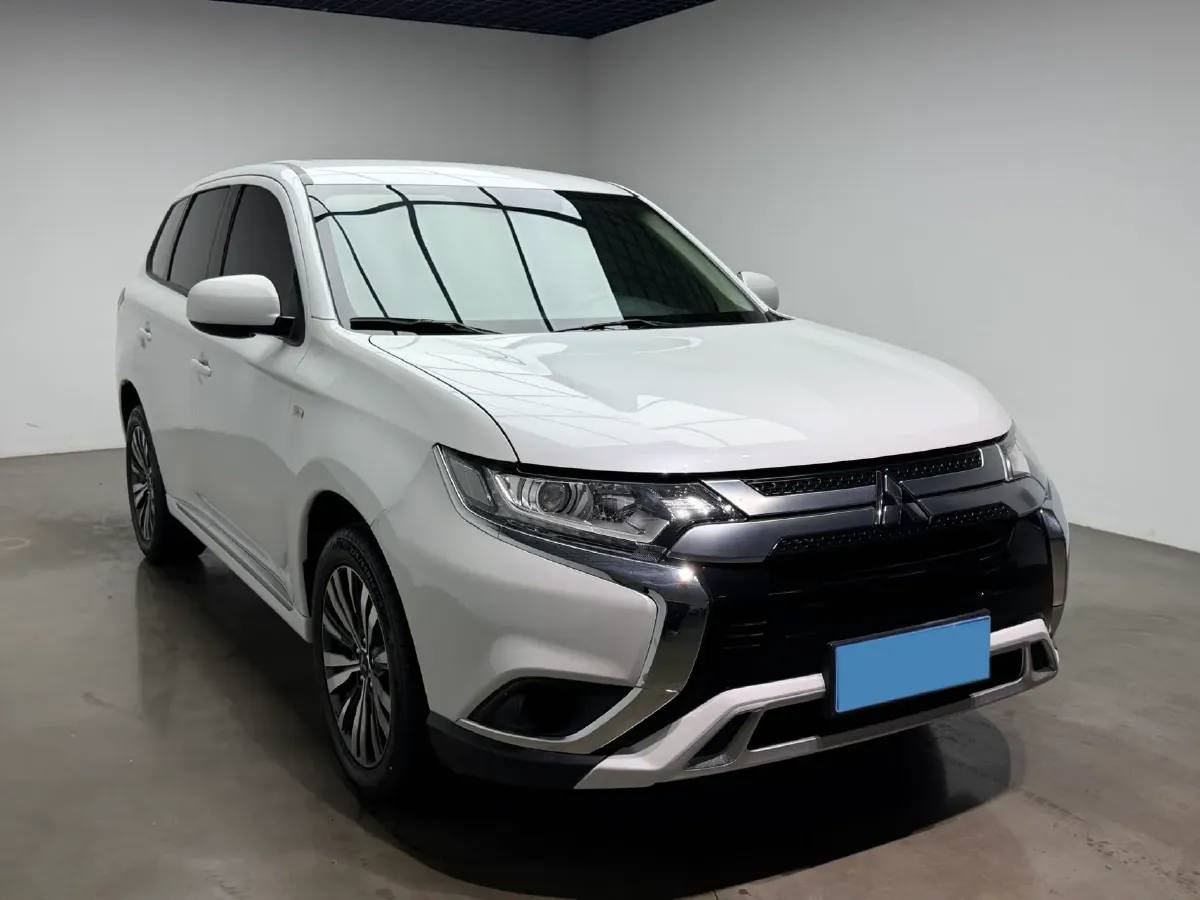 2021 Mitsubishi Outlander 2.0L 166HP L4 CVT,autocango,china used car exporter,china ev exporter,chinese used car exporter,chinese used ev exporter