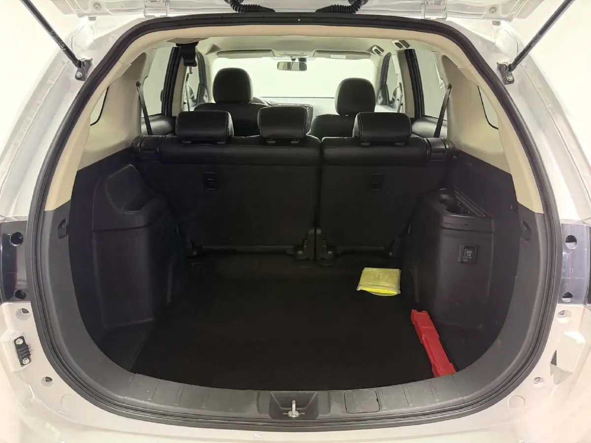 2021 Mitsubishi Outlander 2.0L 166HP L4 CVT,autocango,china used car exporter,china ev exporter,chinese used car exporter,chinese used ev exporter