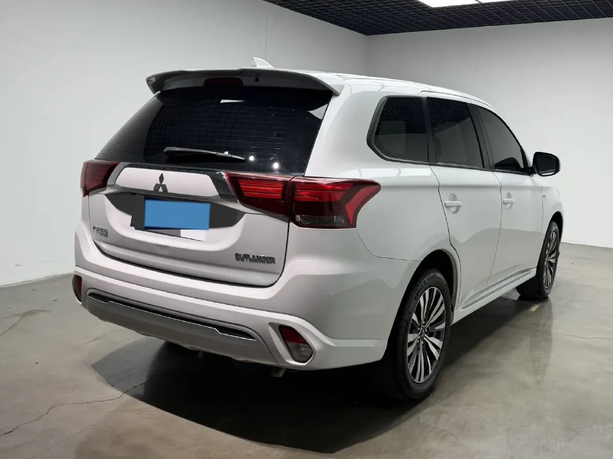 2021 Mitsubishi Outlander 2.0L 166HP L4 CVT,autocango,china used car exporter,china ev exporter,chinese used car exporter,chinese used ev exporter