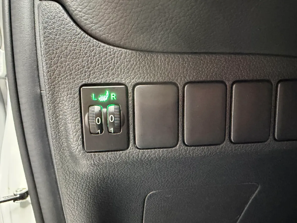 2021 Mitsubishi Outlander 2.0L 166HP L4 CVT,autocango,china used car exporter,china ev exporter,chinese used car exporter,chinese used ev exporter