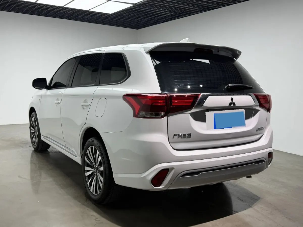 2021 Mitsubishi Outlander 2.0L 166HP L4 CVT,autocango,china used car exporter,china ev exporter,chinese used car exporter,chinese used ev exporter
