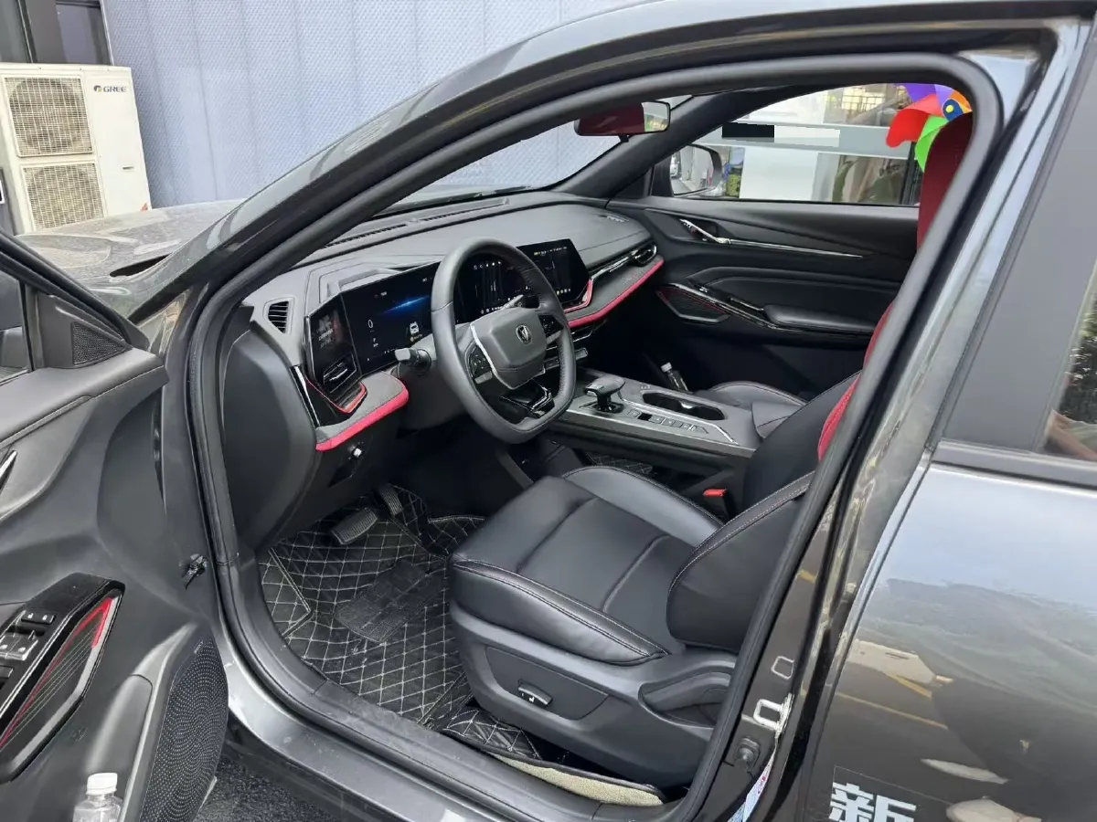 2025 ChangAn X5 PLUS 1.5T 188HP L4 7DCT,autocango,china used car exporter,china ev exporter,chinese used car exporter,chinese used ev exporter