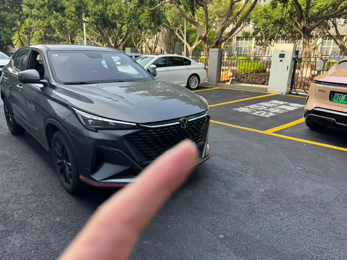 2025 ChangAn X5 PLUS 1.5T 188HP L4 7DCT,autocango,china used car exporter,china ev exporter,chinese used car exporter,chinese used ev exporter