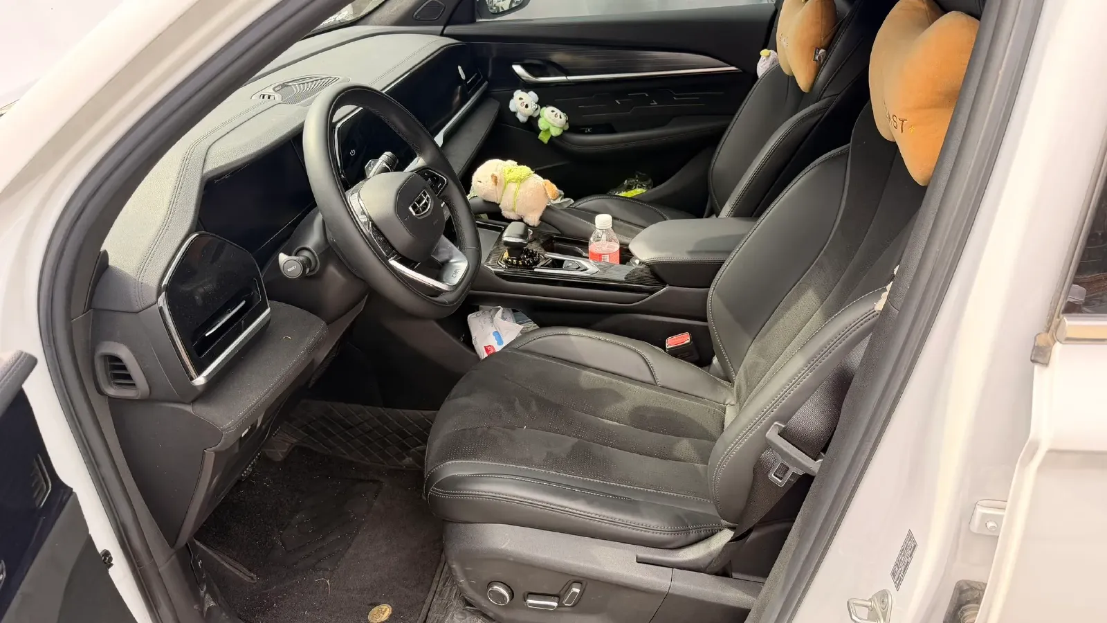 2024 Geely Monjaro 2.0T 238HP L4 8AT,autocango,china used car exporter,china ev exporter,chinese used car exporter,chinese used ev exporter