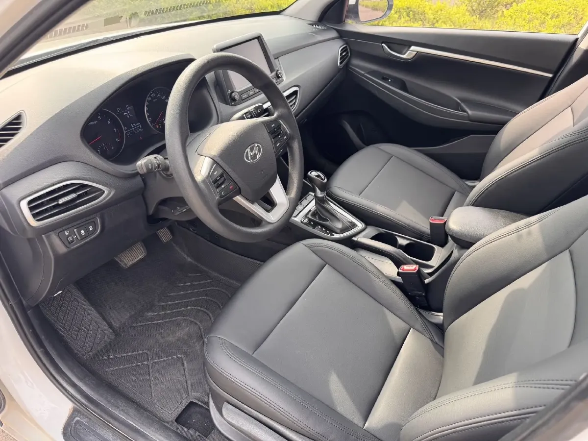 2017 Hyundai Celesta 1.6L 123HP L4 6AT,autocango,china used car exporter,china ev exporter,chinese used car exporter,chinese used ev exporter