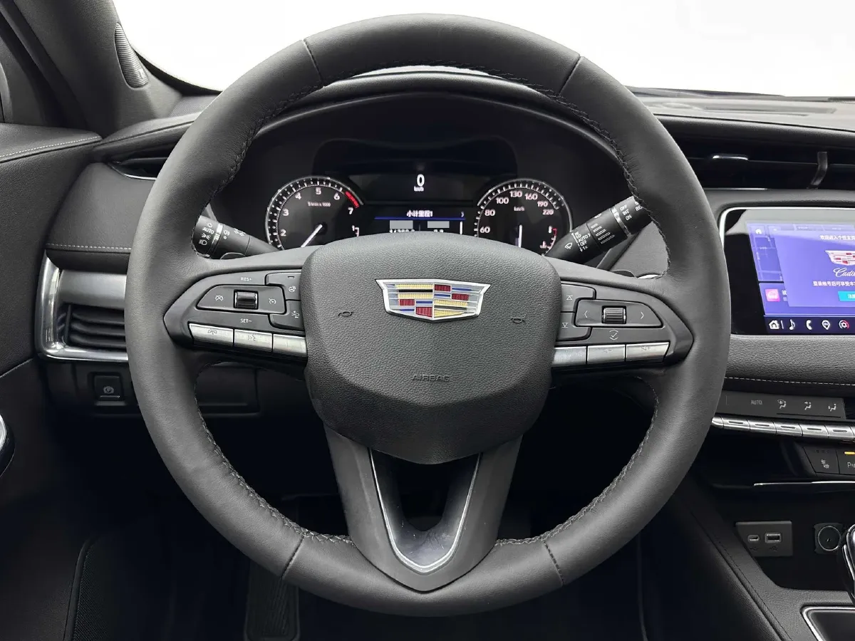 2022 Cadillac XT4 2.0T 237HP L4 9AT,autocango,china used car exporter,china ev exporter,chinese used car exporter,chinese used ev exporter