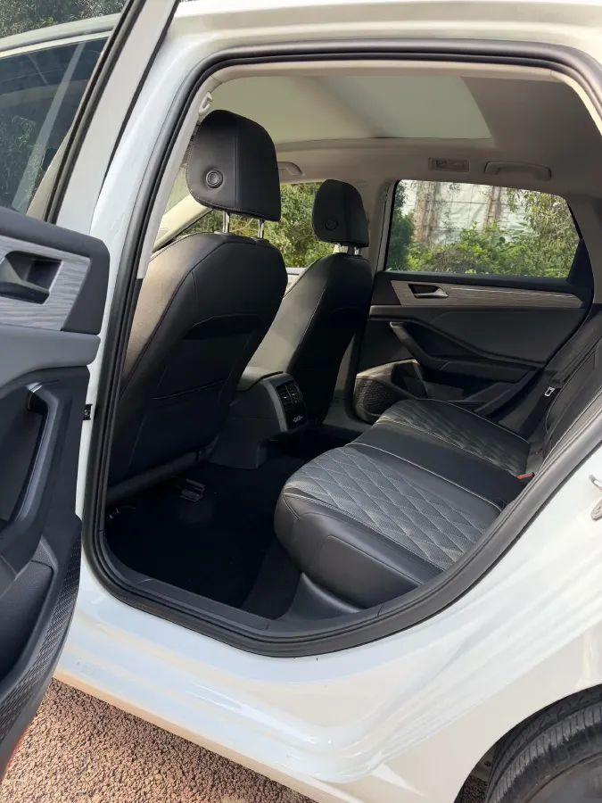 2023 Volkswagen Sagitar 1.5T 160HP L4 7DCT,autocango,china used car exporter,china ev exporter,chinese used car exporter,chinese used ev exporter