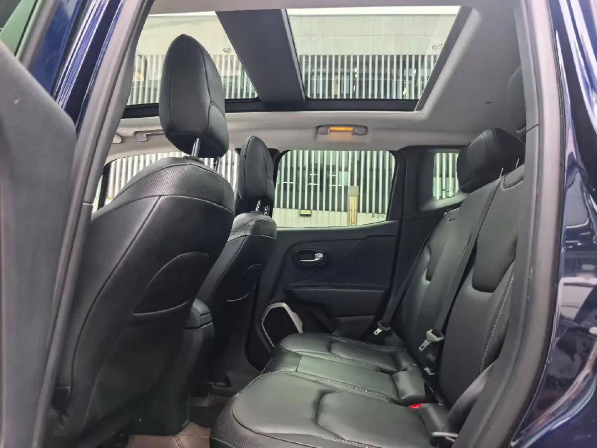 2018 Jeep Renegade 2.0L 155HP L4 9AT,autocango,china used car exporter,china ev exporter,chinese used car exporter,chinese used ev exporter