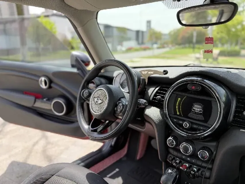 2016 MINI MINI 1.2T 102HP L3 6AT,autocango,china used car exporter,china ev exporter,chinese used car exporter,chinese used ev exporter