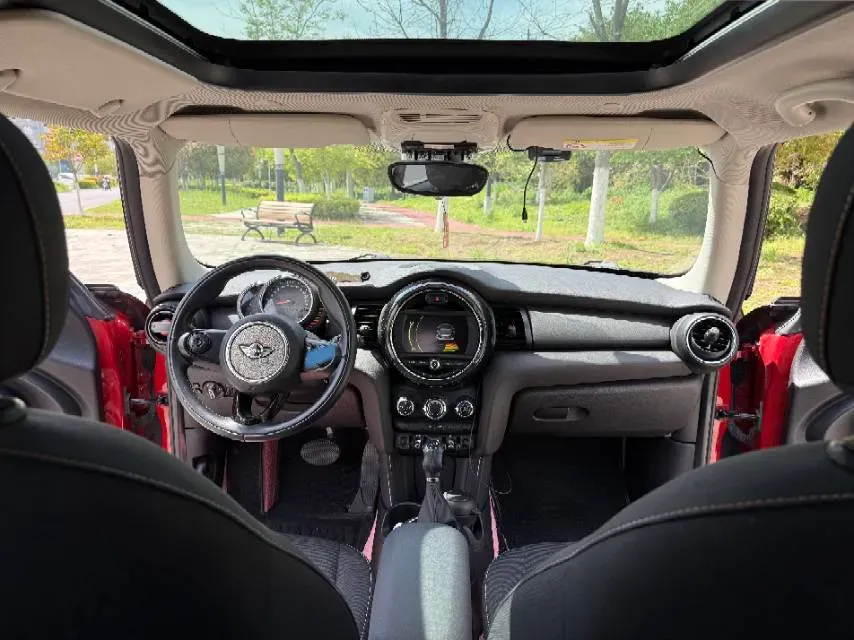 2016 MINI MINI 1.2T 102HP L3 6AT,autocango,china used car exporter,china ev exporter,chinese used car exporter,chinese used ev exporter