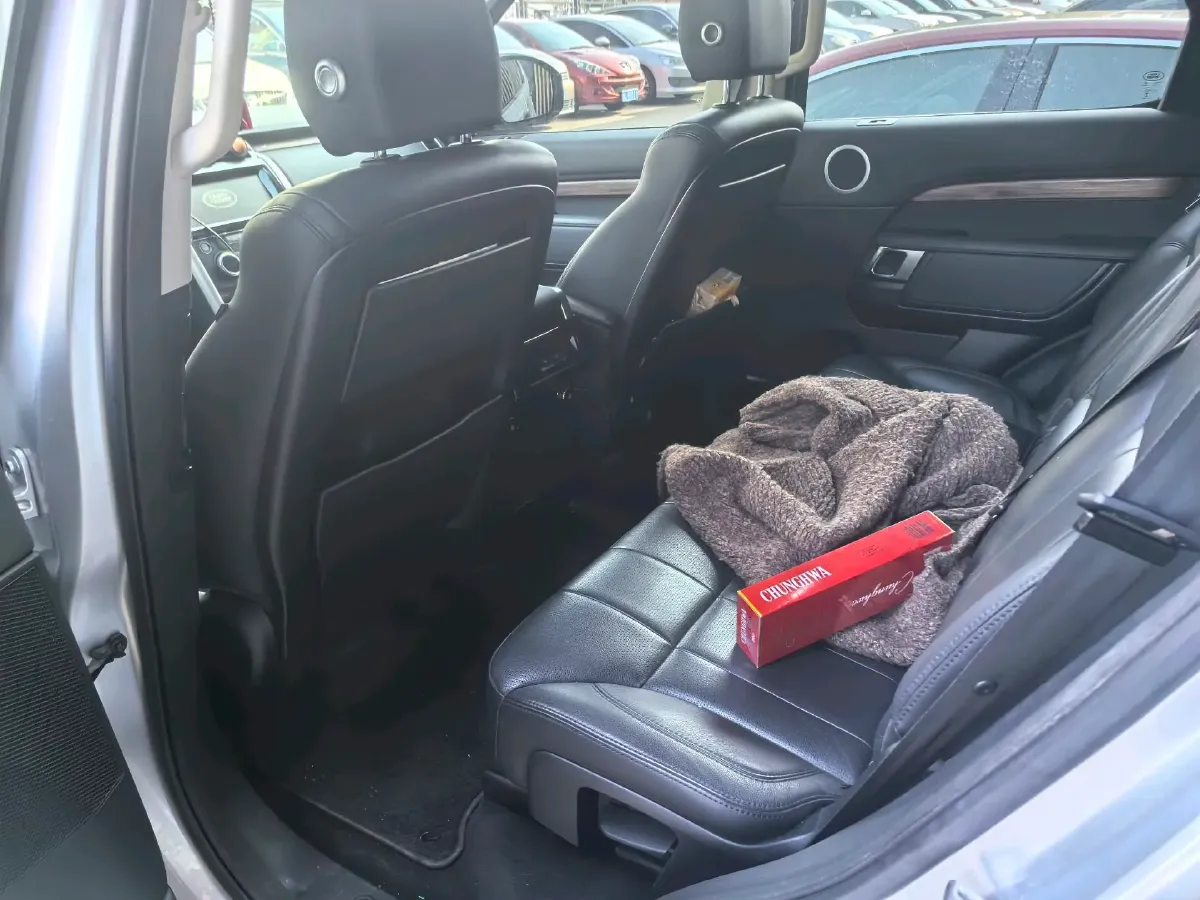 2018 Land Rover Discovery 3.0T 340HP V6 8AT,autocango,china used car exporter,china ev exporter,chinese used car exporter,chinese used ev exporter