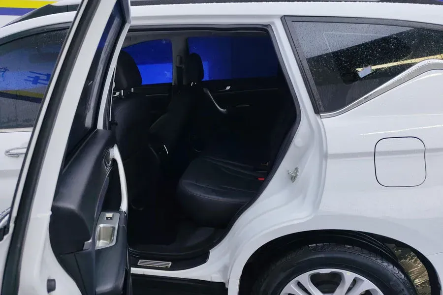 2018 Haval M6 1.5T 150HP L4 7DCT,autocango,china used car exporter,china ev exporter,chinese used car exporter,chinese used ev exporter