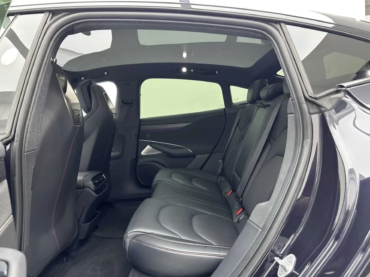 2024 MI SU7 BEV 73.6KWH,autocango,china used car exporter,china ev exporter,chinese used car exporter,chinese used ev exporter