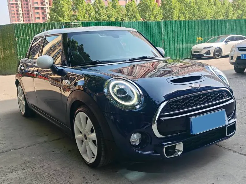 2018 Mercedes-Benz CLA Class 2.0T 184HP L4 7DCT,autocango,china used car exporter,china ev exporter,chinese used car exporter,chinese used ev exporter