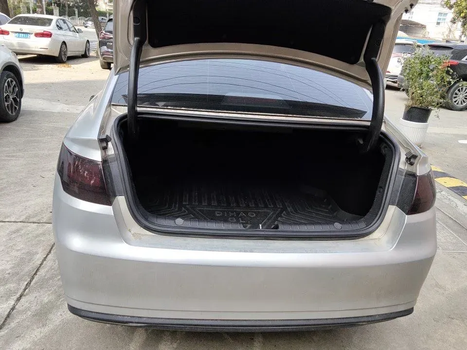 2021 Geely Emgrand 1.5L 109HP L4 CVT,autocango,china used car exporter,china ev exporter,chinese used car exporter,chinese used ev exporter