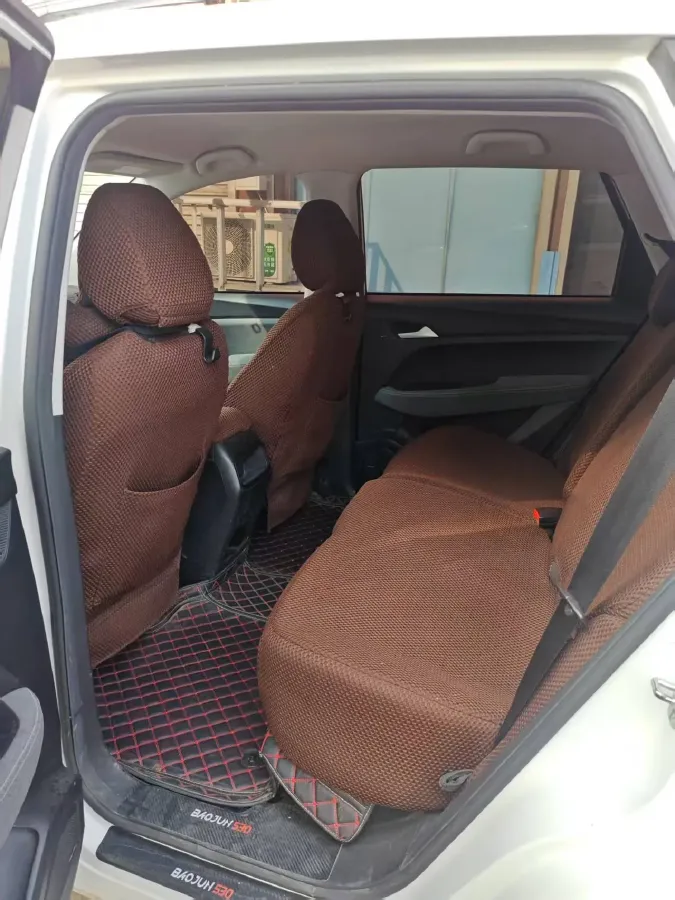 2020 BaoJun 530 1.5T 147HP L4 6MT,autocango,china used car exporter,china ev exporter,chinese used car exporter,chinese used ev exporter