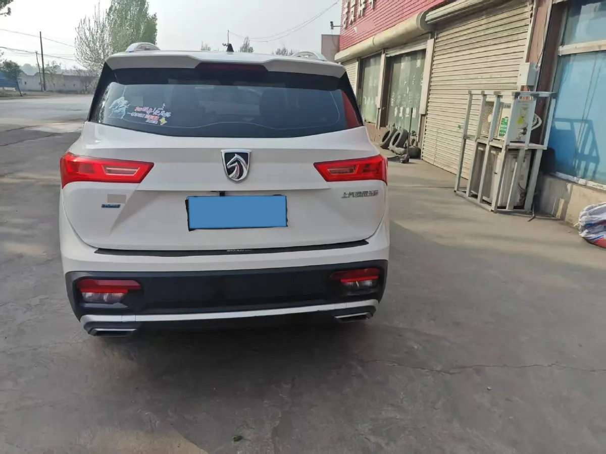 2020 BaoJun 530 1.5T 147HP L4 6MT,autocango,china used car exporter,china ev exporter,chinese used car exporter,chinese used ev exporter