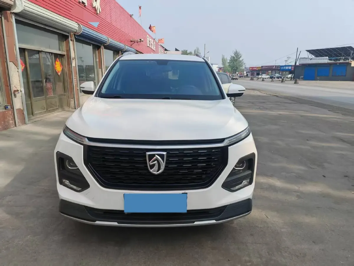 2020 BaoJun 530 1.5T 147HP L4 6MT,autocango,china used car exporter,china ev exporter,chinese used car exporter,chinese used ev exporter