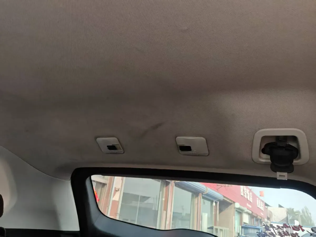 2020 BaoJun 530 1.5T 147HP L4 6MT,autocango,china used car exporter,china ev exporter,chinese used car exporter,chinese used ev exporter