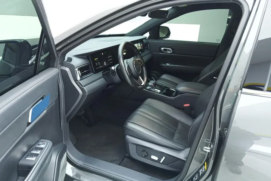 2020 Li ONE Range Extended 131HP REEV 40.5KWH,autocango,china used car exporter,china ev exporter,chinese used car exporter,chinese used ev exporter