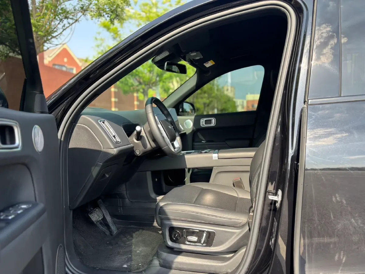 2024 Volvo S60 2.0T 197HP L4 7DCT,autocango,china used car exporter,china ev exporter,chinese used car exporter,chinese used ev exporter