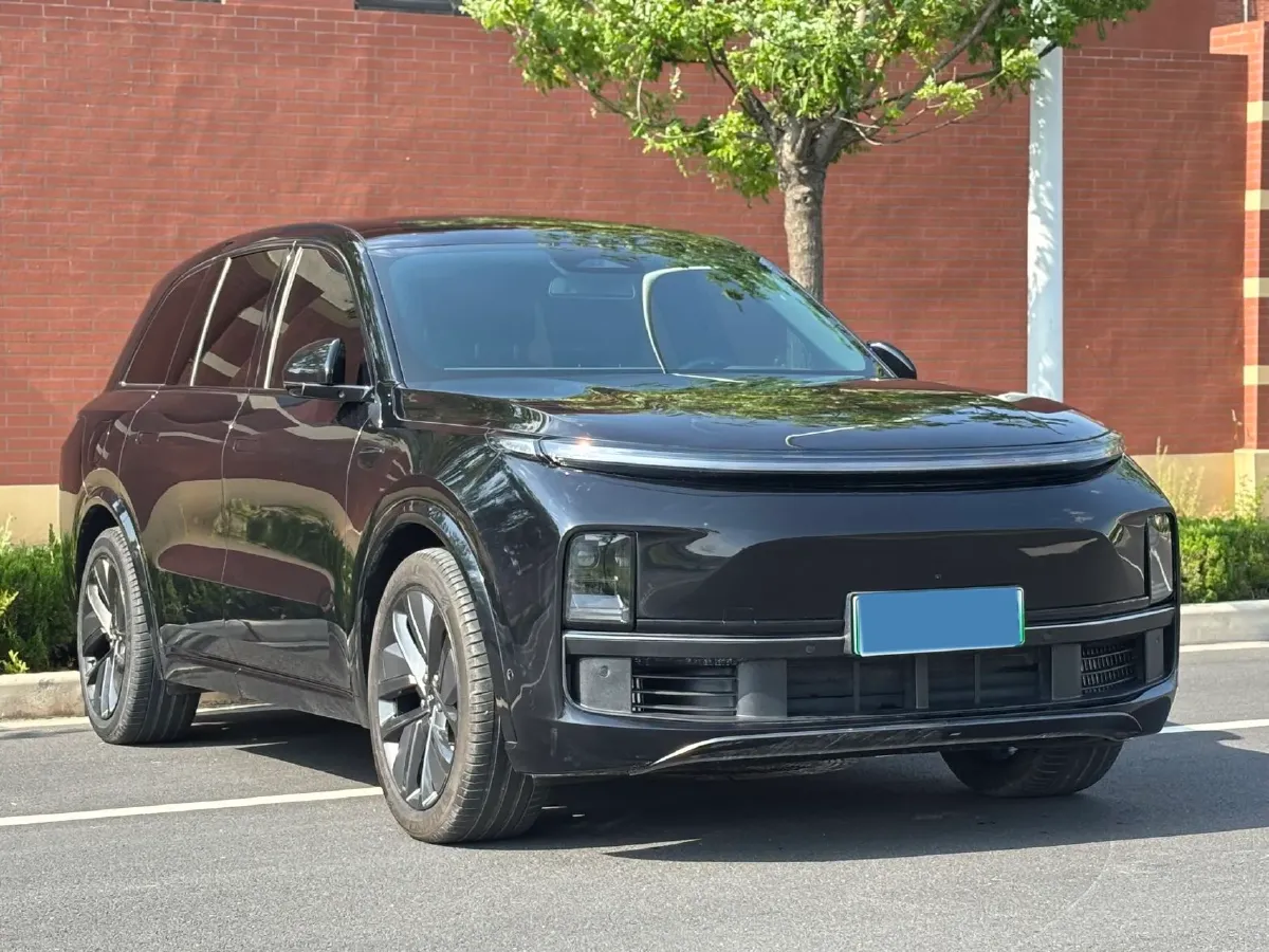 2024 Volvo S60 2.0T 197HP L4 7DCT,autocango,china used car exporter,china ev exporter,chinese used car exporter,chinese used ev exporter