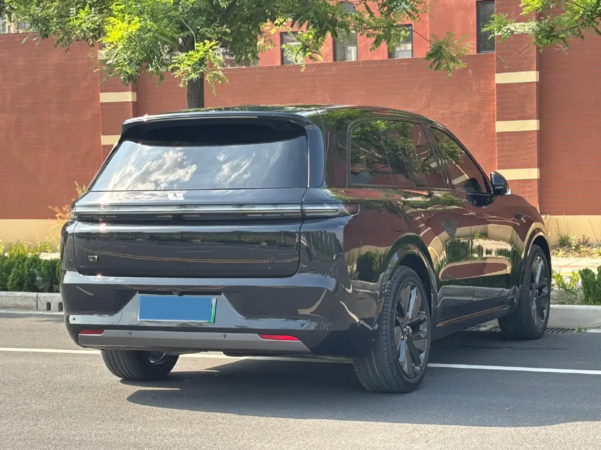 2024 Volvo S60 2.0T 197HP L4 7DCT,autocango,china used car exporter,china ev exporter,chinese used car exporter,chinese used ev exporter