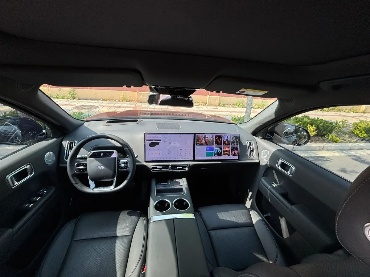 2024 Volvo S60 2.0T 197HP L4 7DCT,autocango,china used car exporter,china ev exporter,chinese used car exporter,chinese used ev exporter