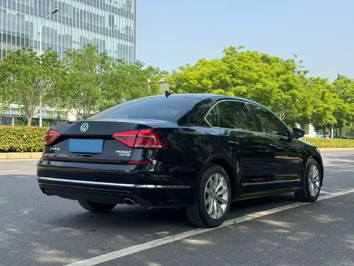2017 Volkswagen Passat 1.8T 180HP L4 7DCT,autocango,china used car exporter,china ev exporter,chinese used car exporter,chinese used ev exporter