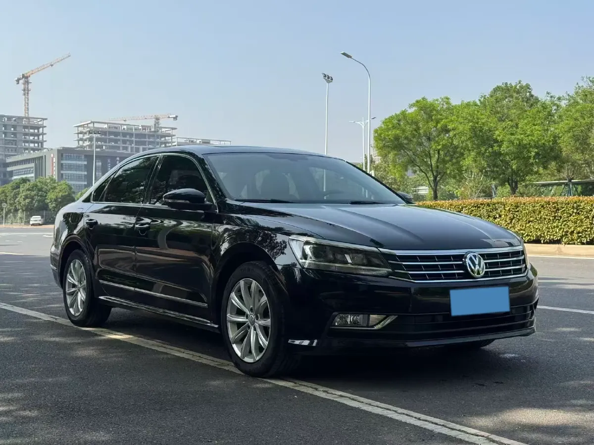 2017 Volkswagen Passat 1.8T 180HP L4 7DCT,autocango,china used car exporter,china ev exporter,chinese used car exporter,chinese used ev exporter