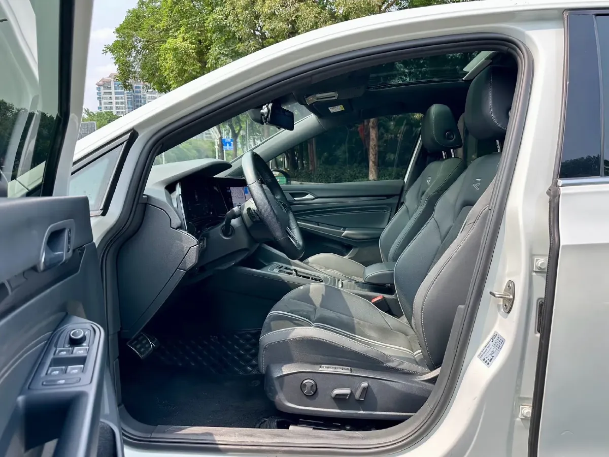 2021 Volkswagen Golf 1.4T 150HP L4 7DCT,autocango,china used car exporter,china ev exporter,chinese used car exporter,chinese used ev exporter