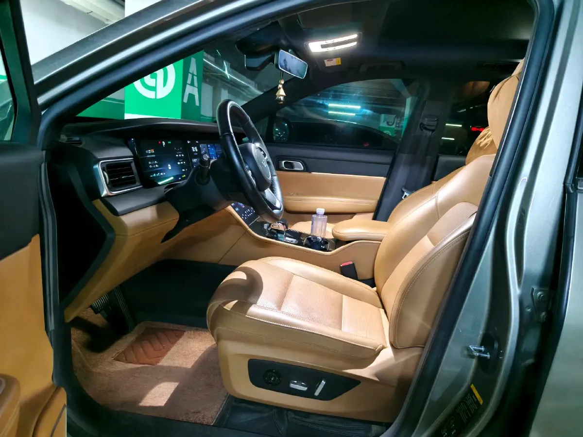 2021 Li ONE Range Extended 131HP REEV 40.5KWH,autocango,china used car exporter,china ev exporter,chinese used car exporter,chinese used ev exporter