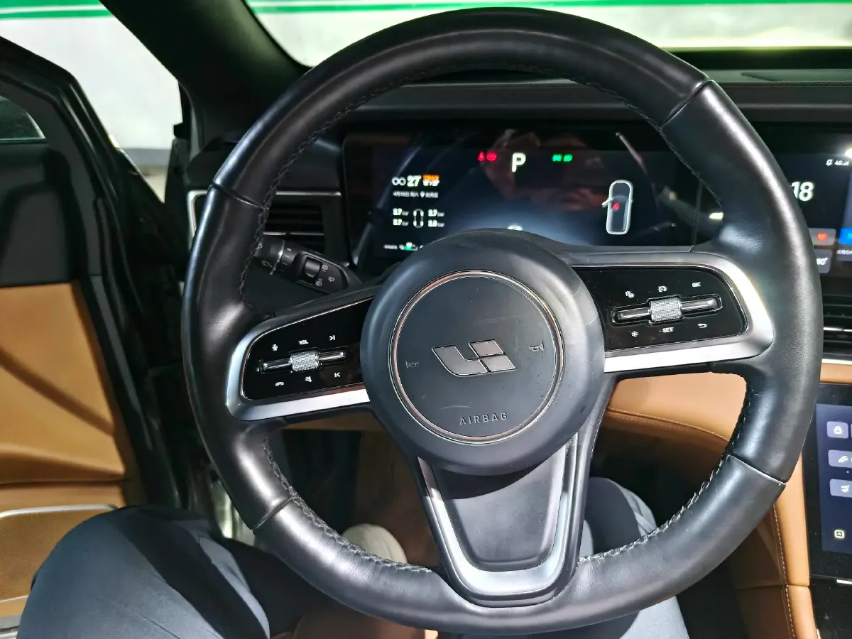 2021 Li ONE Range Extended 131HP REEV 40.5KWH,autocango,china used car exporter,china ev exporter,chinese used car exporter,chinese used ev exporter