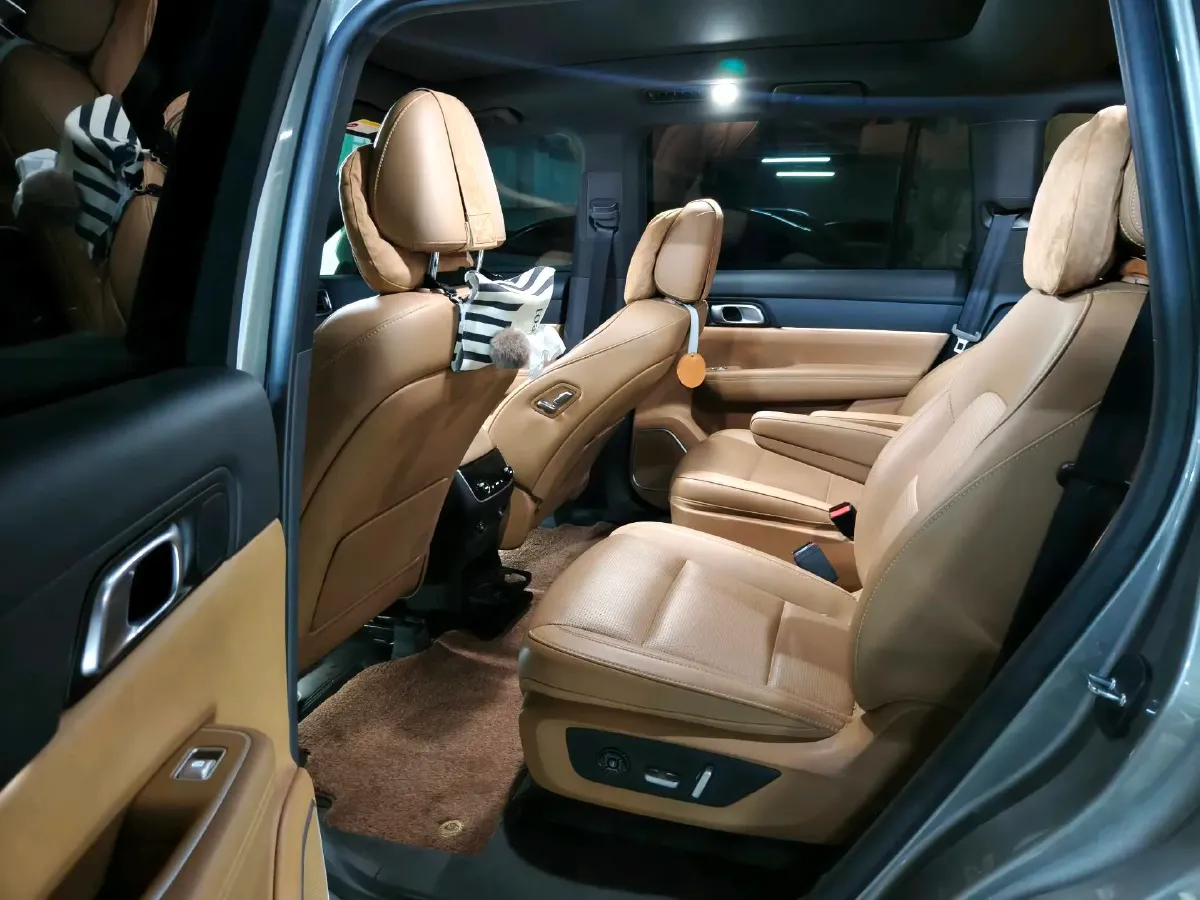 2021 Li ONE Range Extended 131HP REEV 40.5KWH,autocango,china used car exporter,china ev exporter,chinese used car exporter,chinese used ev exporter