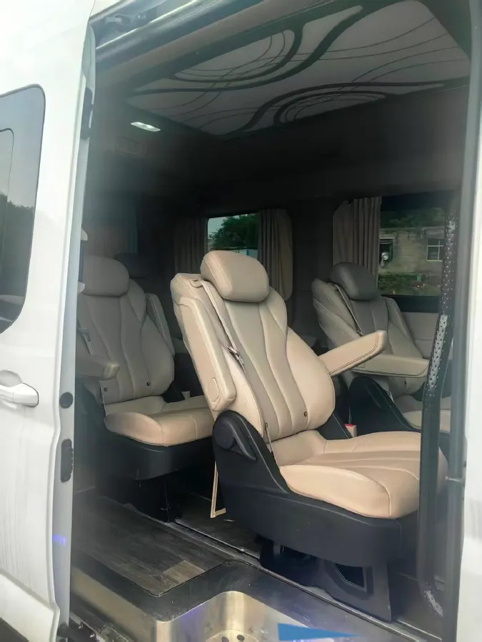 2024 MAXUS XinTu V90 2.0T 150HP L4 6MT,autocango,china used car exporter,china ev exporter,chinese used car exporter,chinese used ev exporter