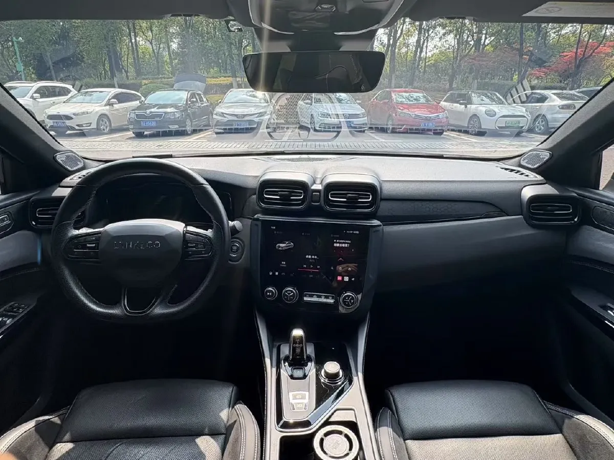 2022 LYNK&CO 03 2.0T 190HP L4 7DCT,autocango,china used car exporter,china ev exporter,chinese used car exporter,chinese used ev exporter