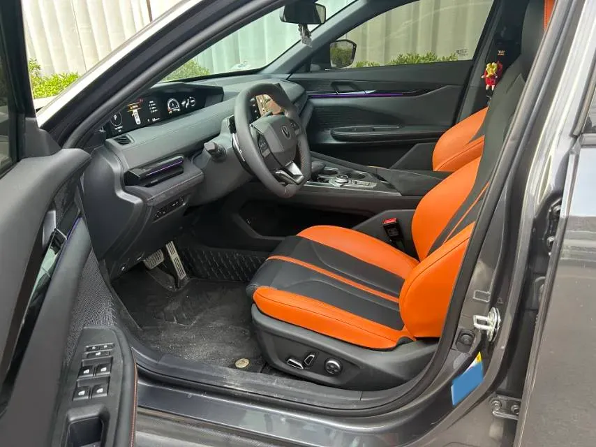 2024 ChangAn UNI-V 1.5T 188HP L4 7DCT,autocango,china used car exporter,china ev exporter,chinese used car exporter,chinese used ev exporter