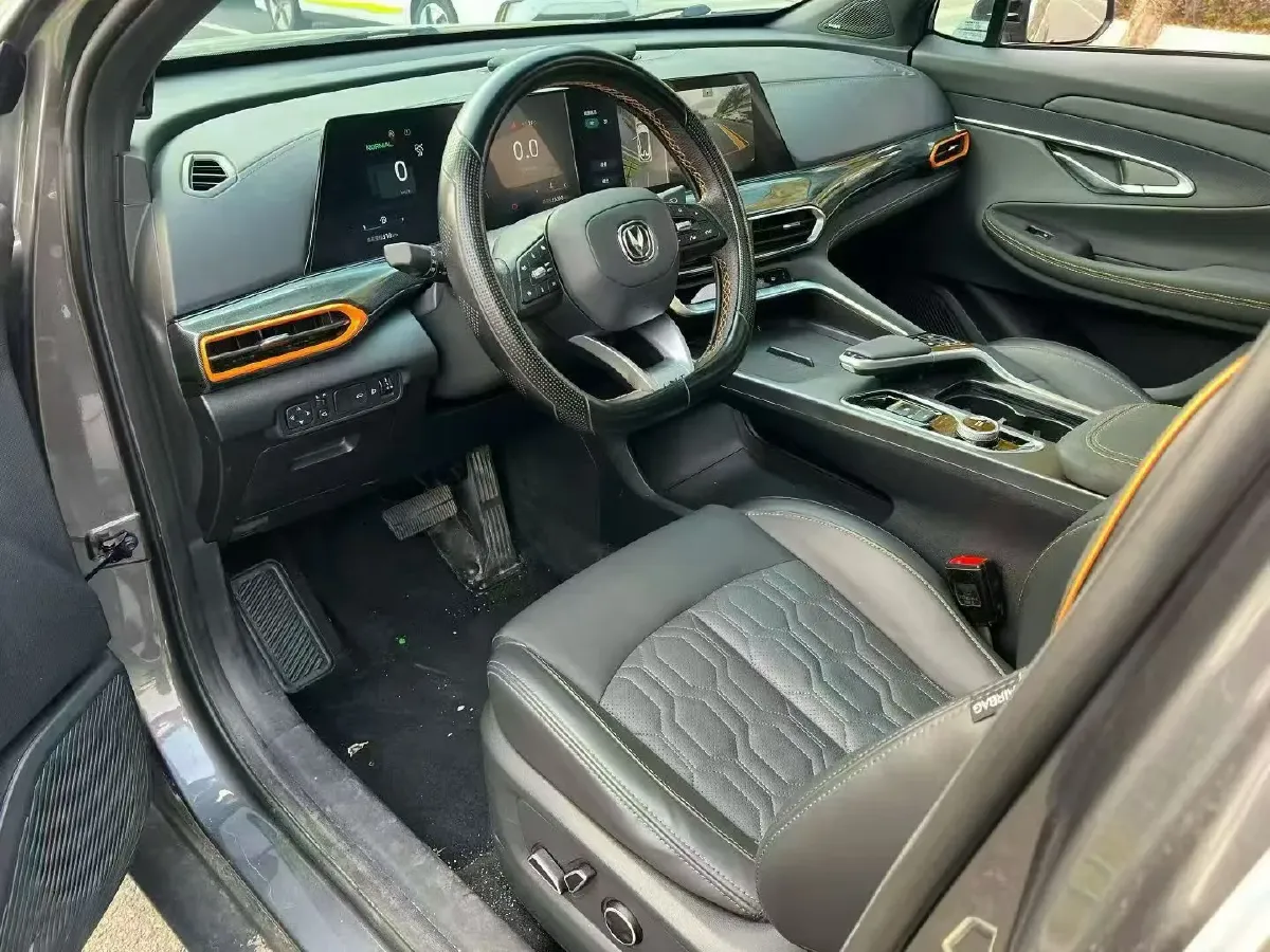 2022 ChangAn UNI-T 1.5T 188HP L4 7DCT,autocango,china used car exporter,china ev exporter,chinese used car exporter,chinese used ev exporter