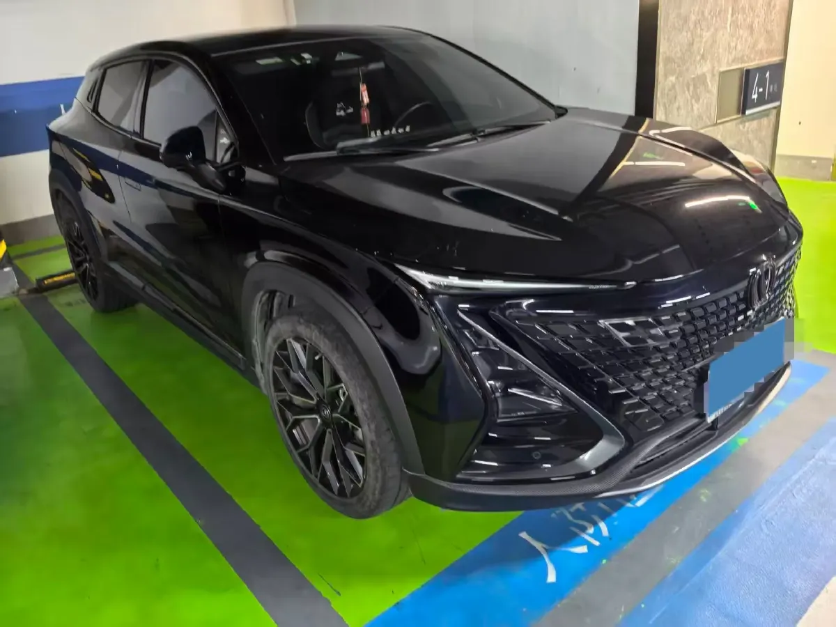 2022 ChangAn UNI-T 1.5T 188HP L4 7DCT,autocango,china used car exporter,china ev exporter,chinese used car exporter,chinese used ev exporter